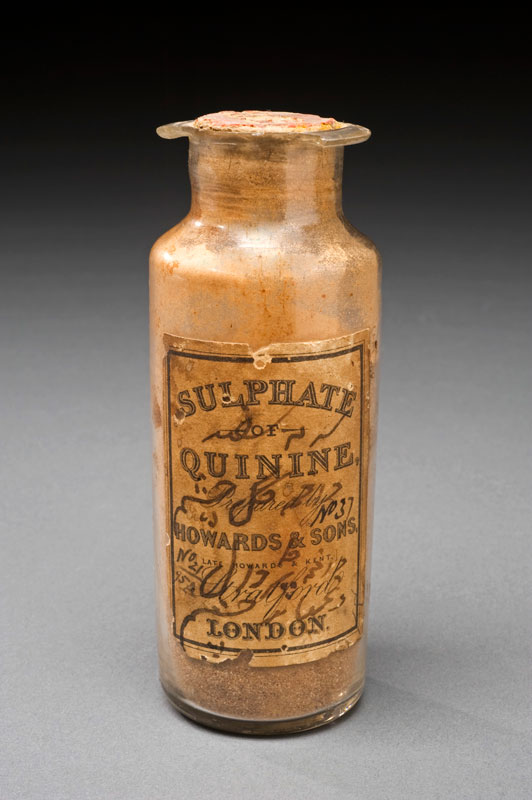 Glass bottle of quinine sulphate (1860-1910)